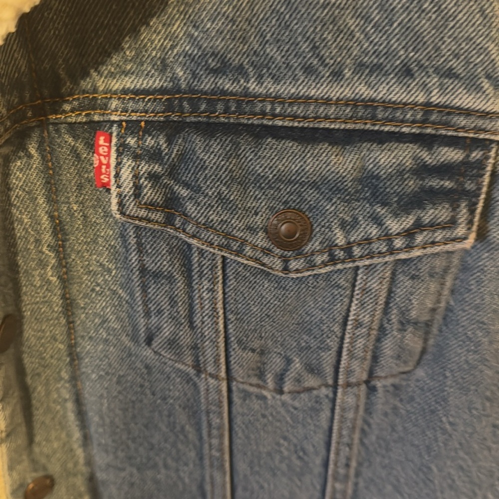 Levi’s Jacket - Picture 4 of 4